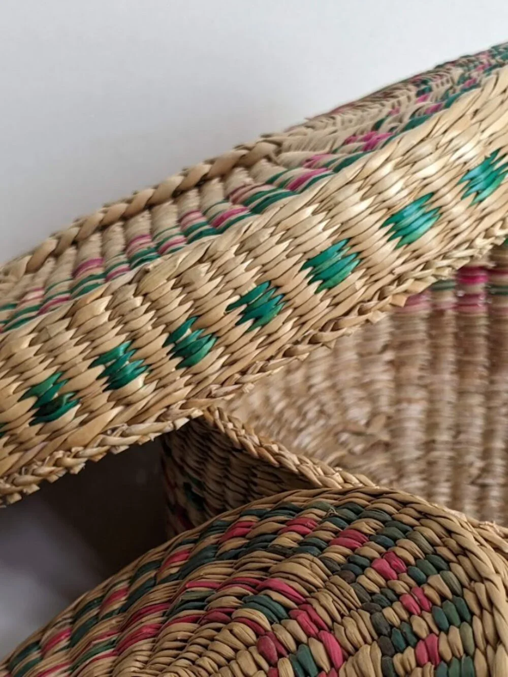 Vtg Sweet Grass Oval Nesting / Stacking Baskets Small Lidded Storage Boxes Set